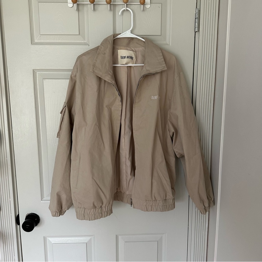 djerf avenue on the go jacket in sand